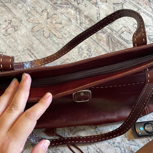 VTG El Portal Y2K Brown Leather Contrast Stitching Big Buckle Shoulder Bag EUC - Picture 11 of 13